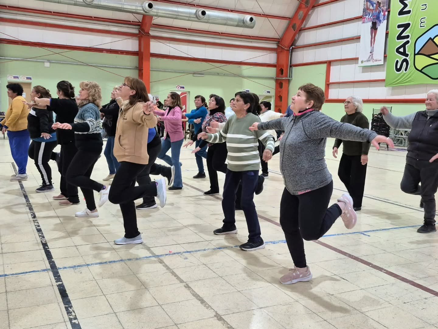Una tarde de alegría para homenajear a nuestros abuelos