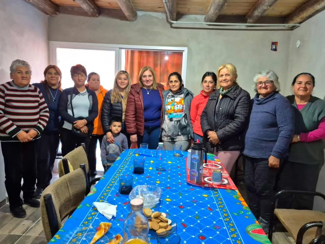 Encuentro con vecinos en el barrio Bella Vista para fortalecer la comunidad