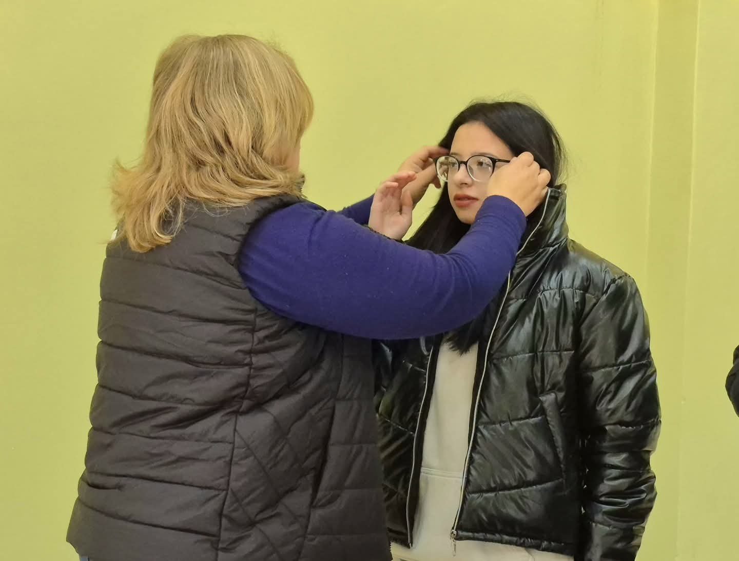 Entrega de lentes recetados para vecinos de San Martín