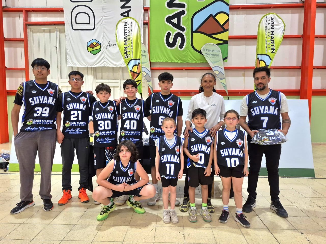 San Martín continúa fortaleciendo el deporte local con la entrega de camisetas oficiales