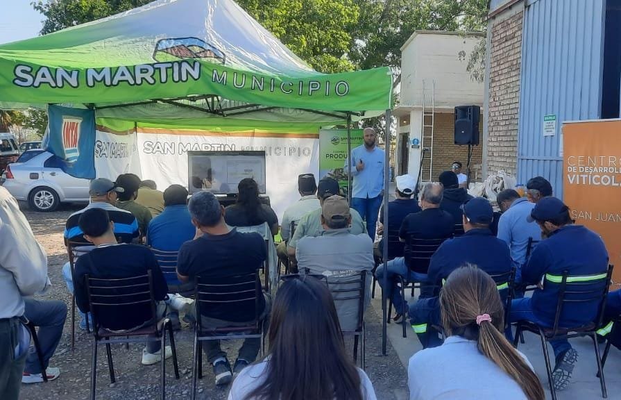 Jornada de capacitación en calibración de pulverizadoras en San Martín