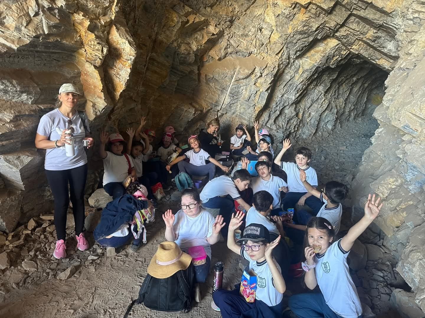 Estudiantes de Capital vivieron una jornada educativa en el cerro Pie de Palo
