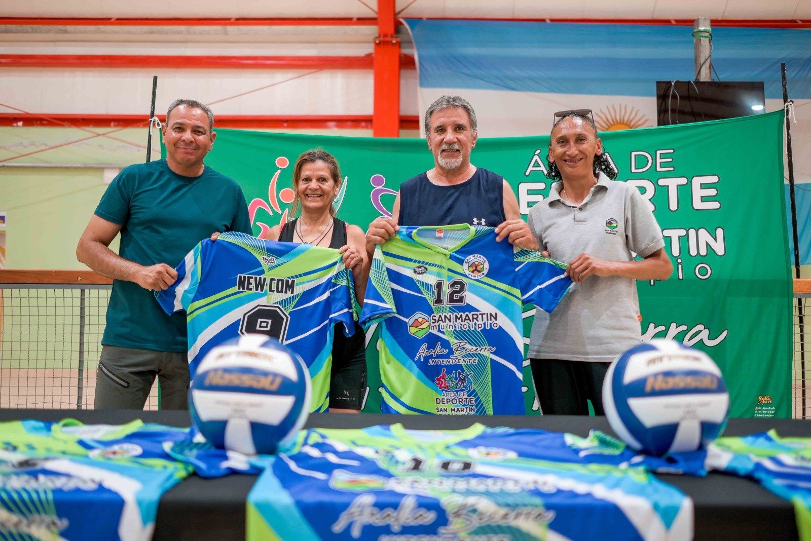 La Municipalidad de San Martín entregó nueva indumentaria a equipos locales