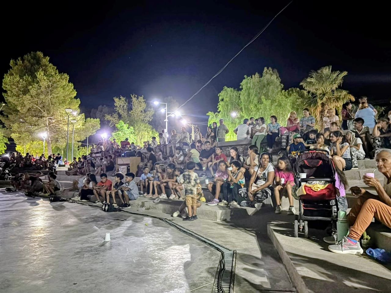 Nochecitas de Cine reunió a familias en la Plazoleta Guayaquil